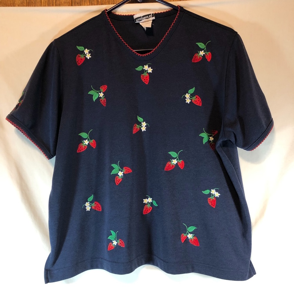 Bon Worth navy W/red trim/strawberries short sleeve T-shirt S petite